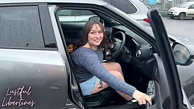 Creampie Cheating Mature Milf Wife as She Takes a Call from Her Husband