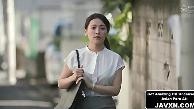 Hot Japanese MILF Captured (720)