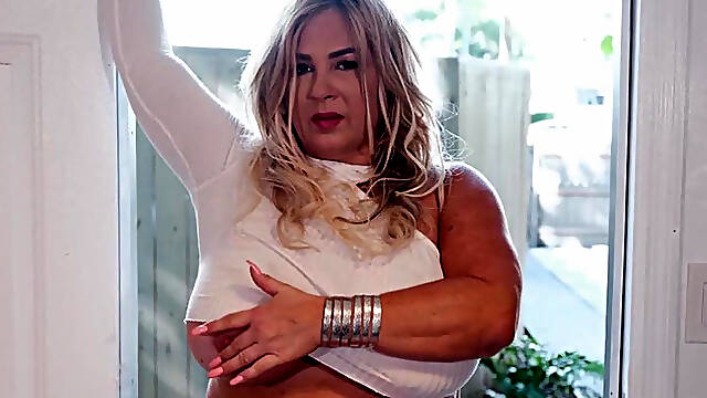 Big Tits, Big Ass And A Big Toy - Amanda A