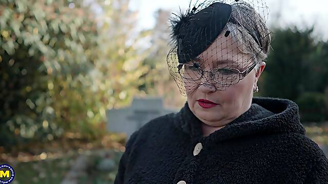 Widow in her mid 50s gets her hands on nephew's cock for some intense thrills in bed