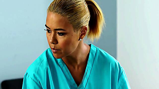 Intense oral sex between two top dolls in passionate lesbian kinks