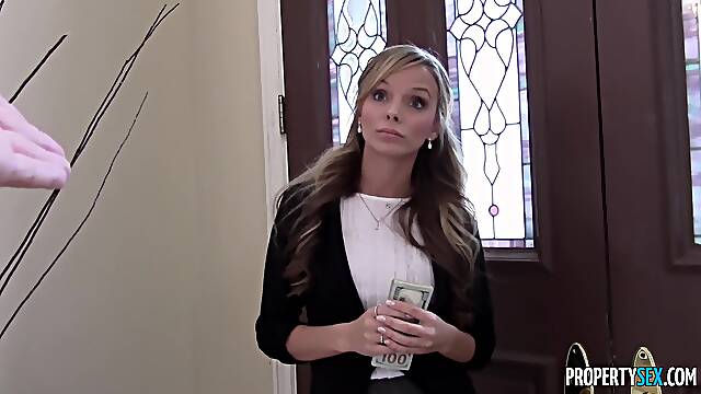 Passionate blonde mommy ends up covered in sperm after fucking with the neighbor