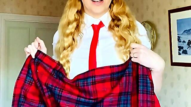 Amateur redhead masturbates then gives a blowjob