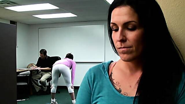 Amateur close up handjob with cumshot