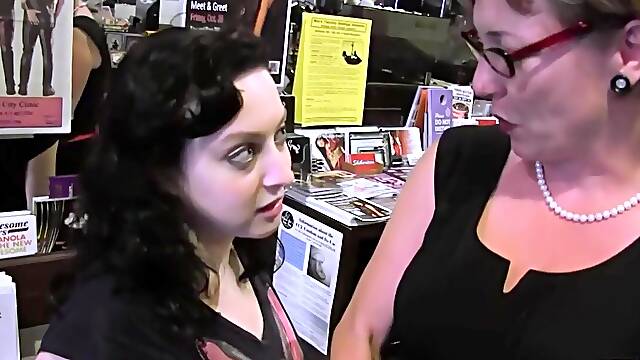 Dixon Mason and Eve Minax in hot lesbian anal action