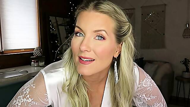 Amazing blonde german webcam milf high heel masturbation