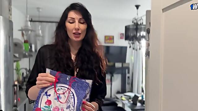 Hot milf sucked 2 dicks and got a mouthful of cum