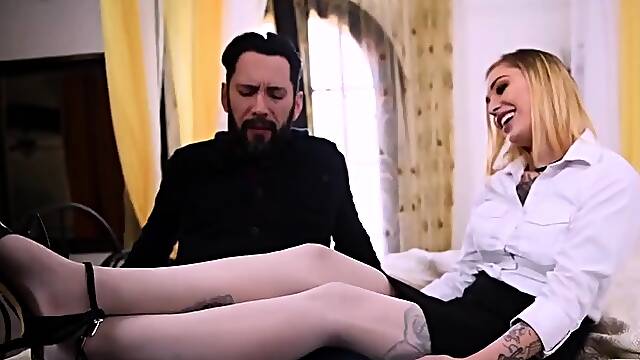 Kleio Valentien - Panty House Realtor