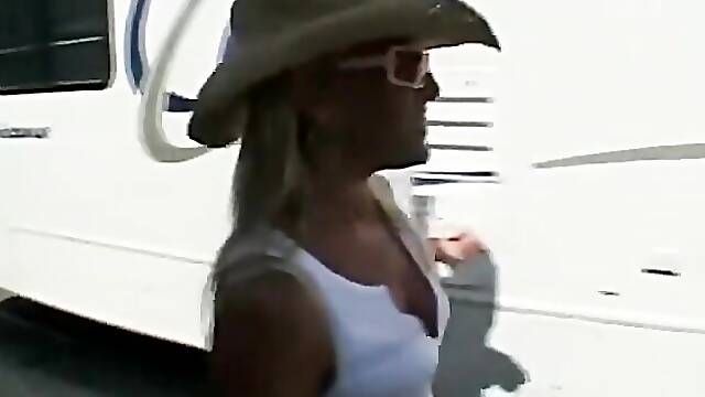 Pulchritudinous GFs teen trailer