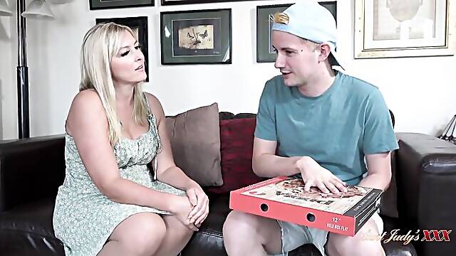 Charlie Raes bbw fuck sex by Aunt Judys XXX