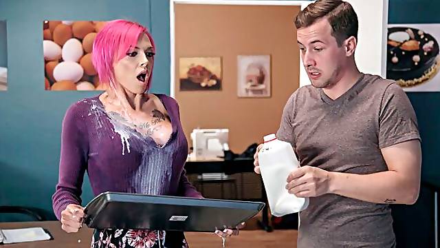 Cute pink-haired model Anna Bell Peaks jumps on a long penis