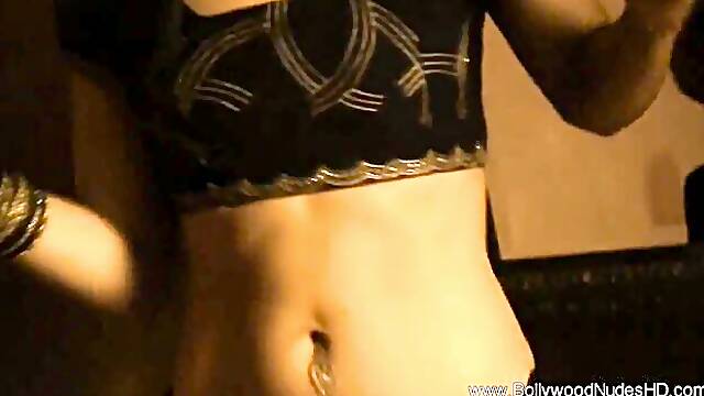 Captivating chippy - natural clip - Bollywood Nudes HD