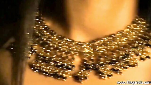 Beautiful sugars strip tease action