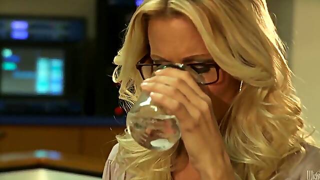 Hot office fuck with blond babe jessica drake