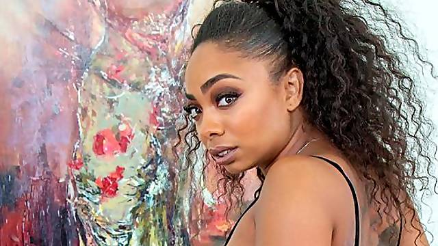 Bubbly And Wild Hottie Cali Loves Being LIVE