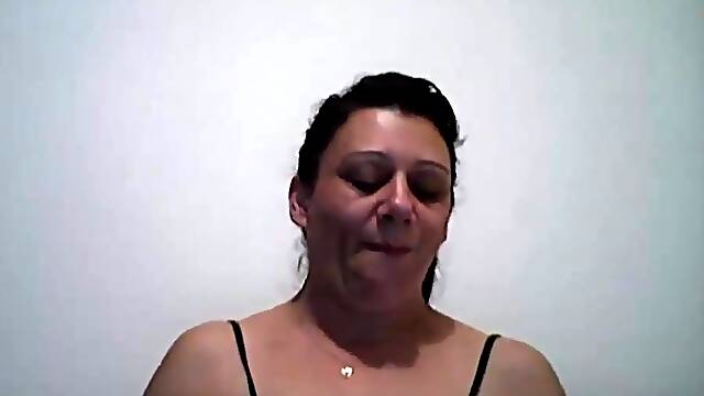 Brazilian milf plays with me on skype