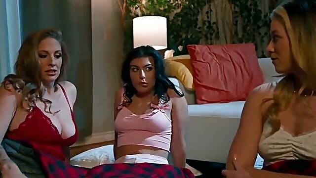 River Lynn, Gal Ritchie And Annie King In Sneaky Snuggles Turn Into A Sexy
