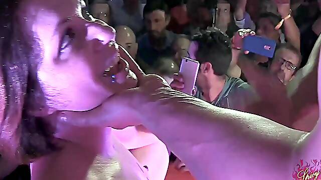 Carla Kinky - Orgia Party On A Public Stage