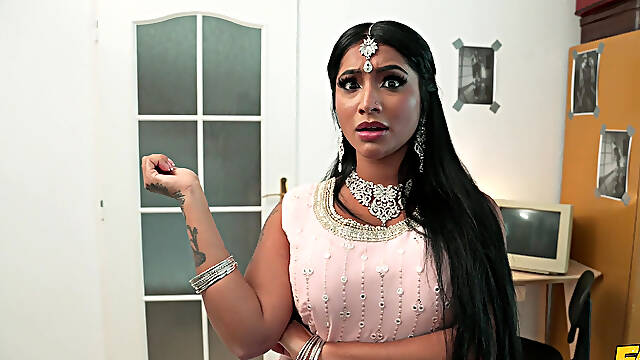 Amateur threesome with busty Yasmina Khan and Nuria Millan