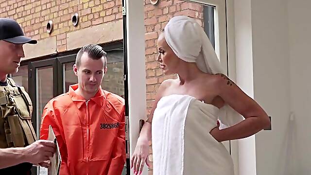 A Young Robber Is Fucking A Milf With Big Tits As His Life Depends On It