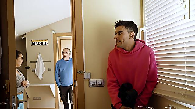 Young lad walks into the shower with her stepmom for supreme cam sex