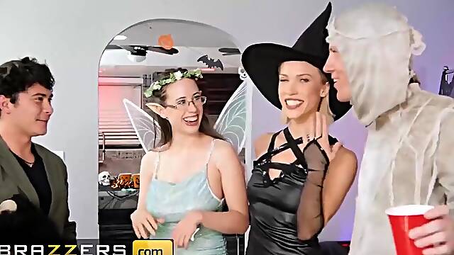 Hot - A Spooktacular Haunted Halloween Threesome With Emma Hix, Lasirena69 & Xander Corvus