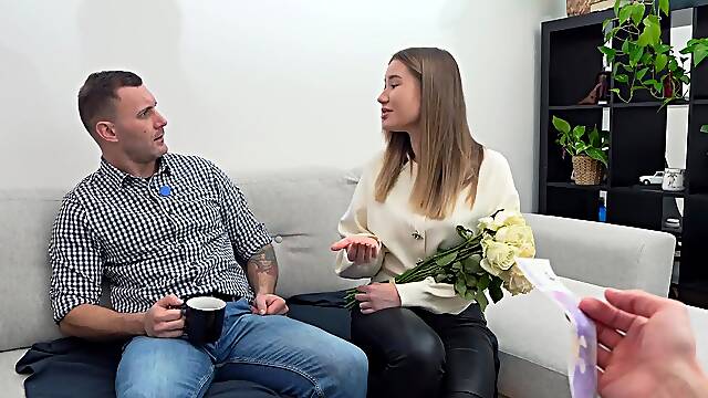 HUNT4K. I closed my BF’s eyes with banknotes and sucked stranger’s cock! I’m not that shy