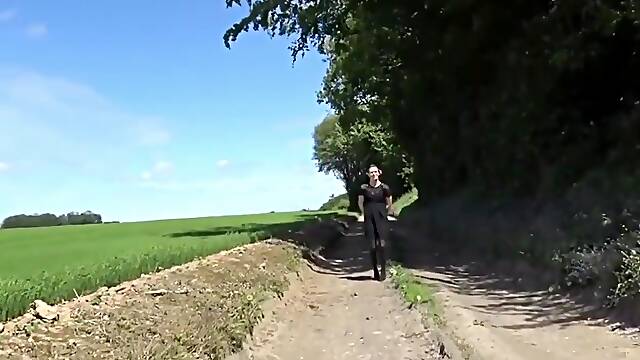 Mamans Baisees Par Des Inconnus Alexandra, Helena, Lucie
