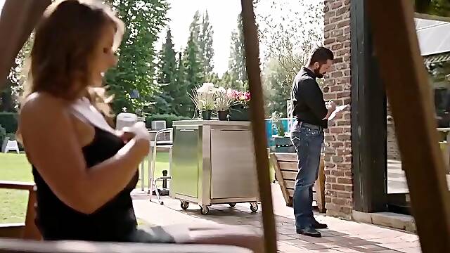 Sexy Susi Maid Assfucked DP