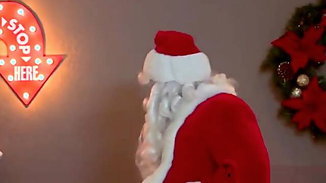 Sport porn video featuring Alexis Fawx, Sophia Leone and Sean Lawless