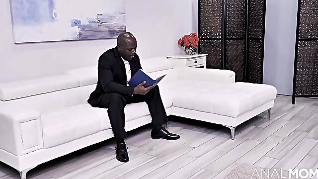 Mckenzie Lee - Who&amp;#039;s Boss