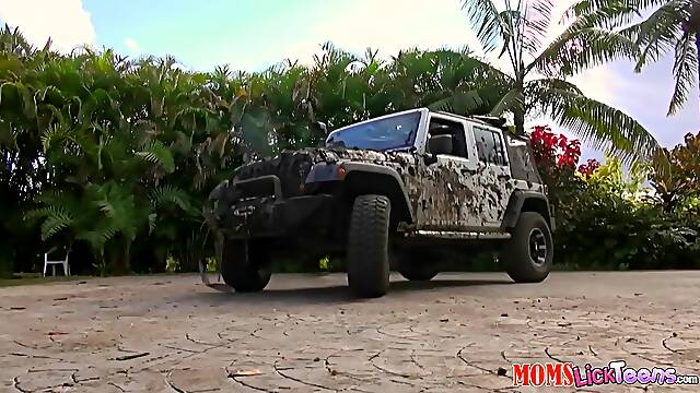 At The Car Wash - Veronica Vain And Piper Perri