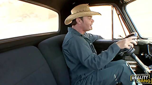 Realitygang - Rachel Roxxx In The Back Of A Flatbed Tru