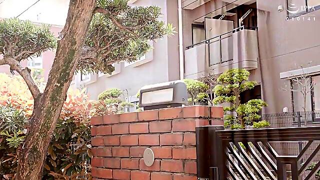 Vec-598 Mothers Best Friend - Miki Yoshii