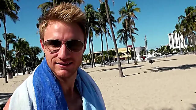 MILFHunter: Athletic Rose Monroe blowjob cum wearing bikini