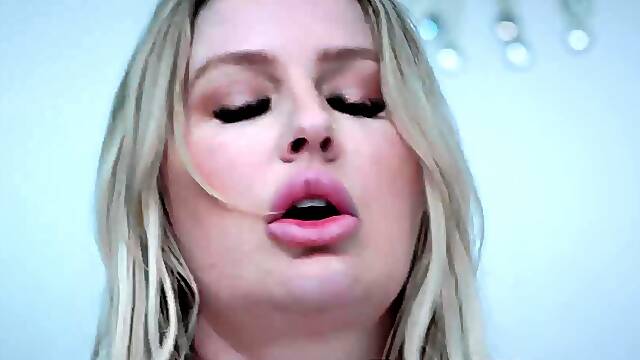 Voluptuous MILF Jenna Starr joins me and stud Joshua Lewis for trio sex
