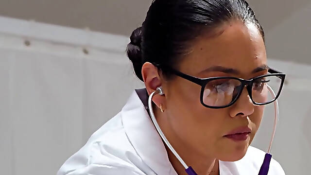 Horny patient enjoys hard sex with a kinky MILF doctor