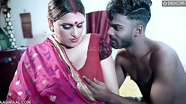 Indian chubby mom hot porn clip