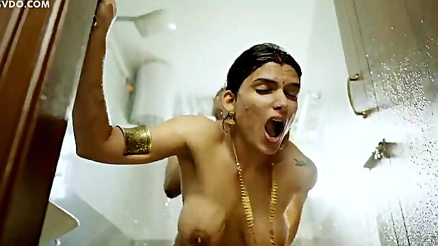 Flirtatious Indian MILF hot video