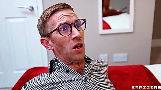 Anal BnB: Lanlord Danny D ass fucking with big ass brunette MILF Mariana Martix in reality anal