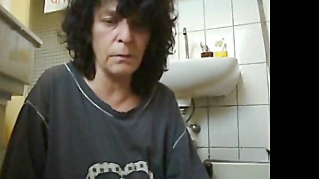 High emergency, just woke up with a wet pussy. Delicious orgasm and delicious squirting.