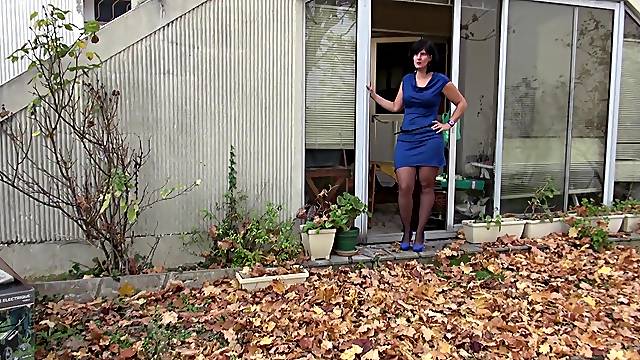 Horny mature neighbor Sophie Lorraine seduced a younger man for sex