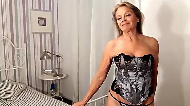 Granny has the ideal body!