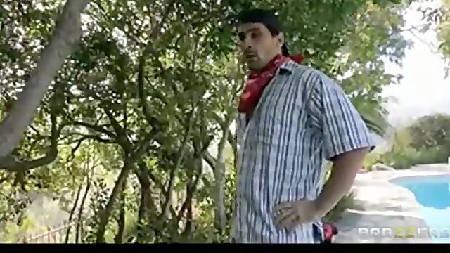 HUGE Tit Black MILF is Fucked Hard by Gardeners Big-dick Outdoor