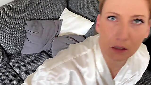 Throat banged wench - athletic throat twat with a lot of cum - thats what this babe needs