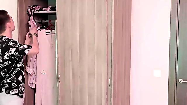 Fifty-year-old floozy on HurenX.com wishes a youthful schlong