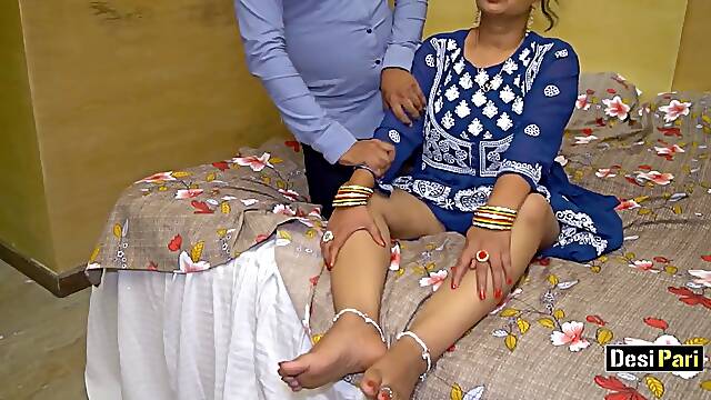 Desi Pari Bhabhi Has sex With Her servant With Clear Hindi Audio