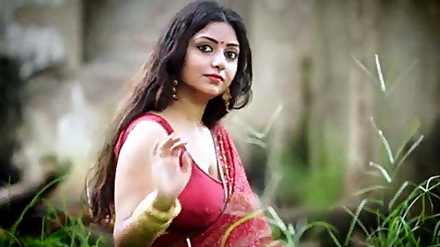 Fuckable Indian AUnty Rupashree In Red Sari outside