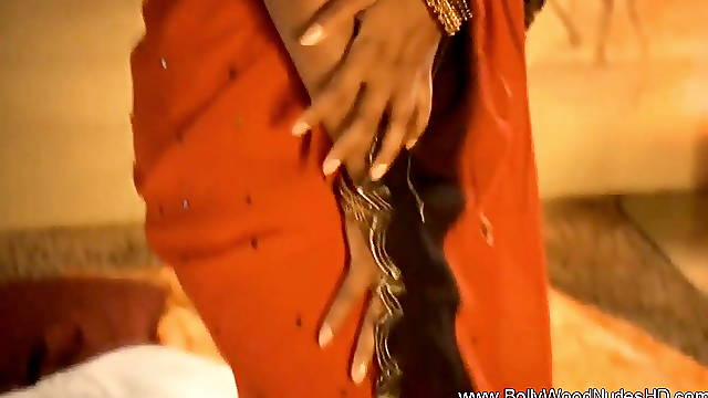 Sensual Dance Moves From India