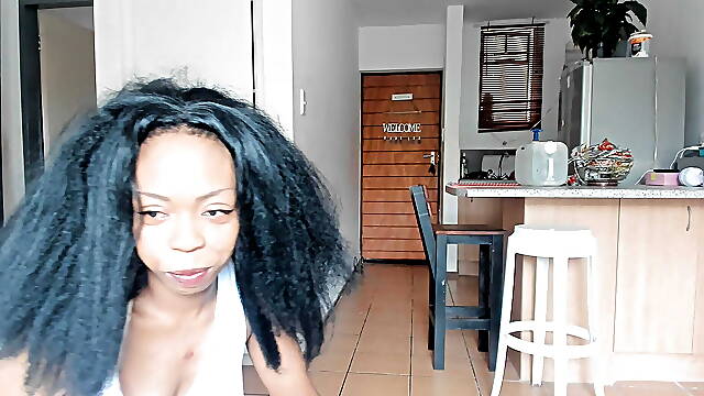 Booty Dancing Ebony, in leggings, sexy big-ass strip tease